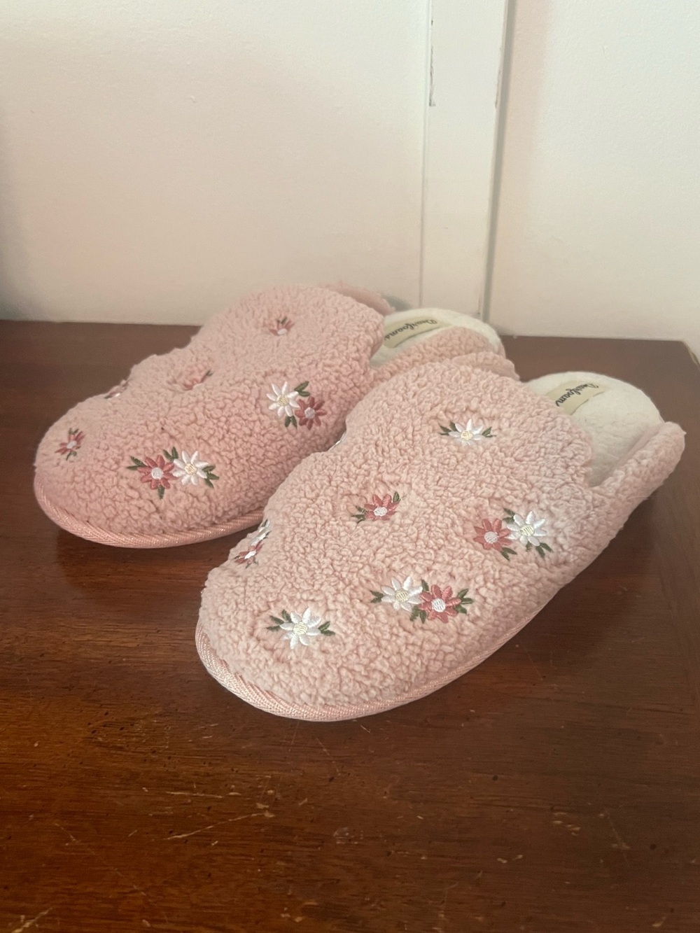 NWOT dearfoams Blush Pink Sherpa Slip-On Slippers size medium 7/8